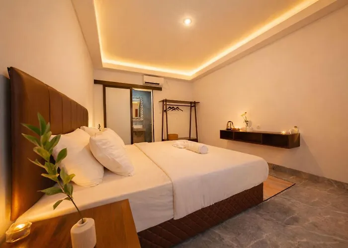 Padang Padang Mansion Uluwatu (Bali)