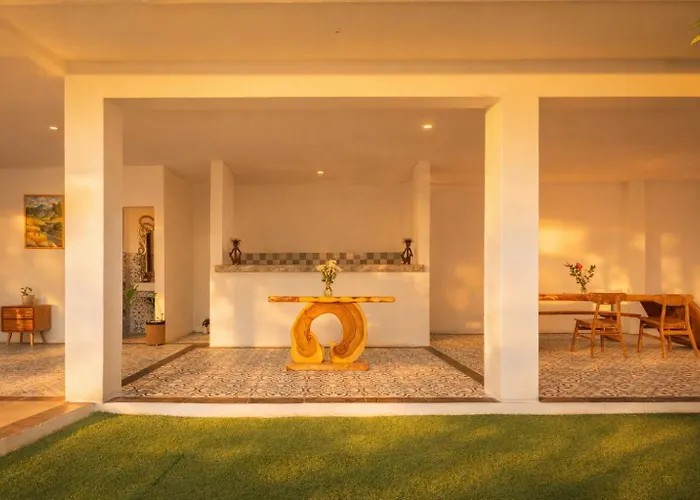 Padang Padang Mansion 3* Uluwatu (Bali)